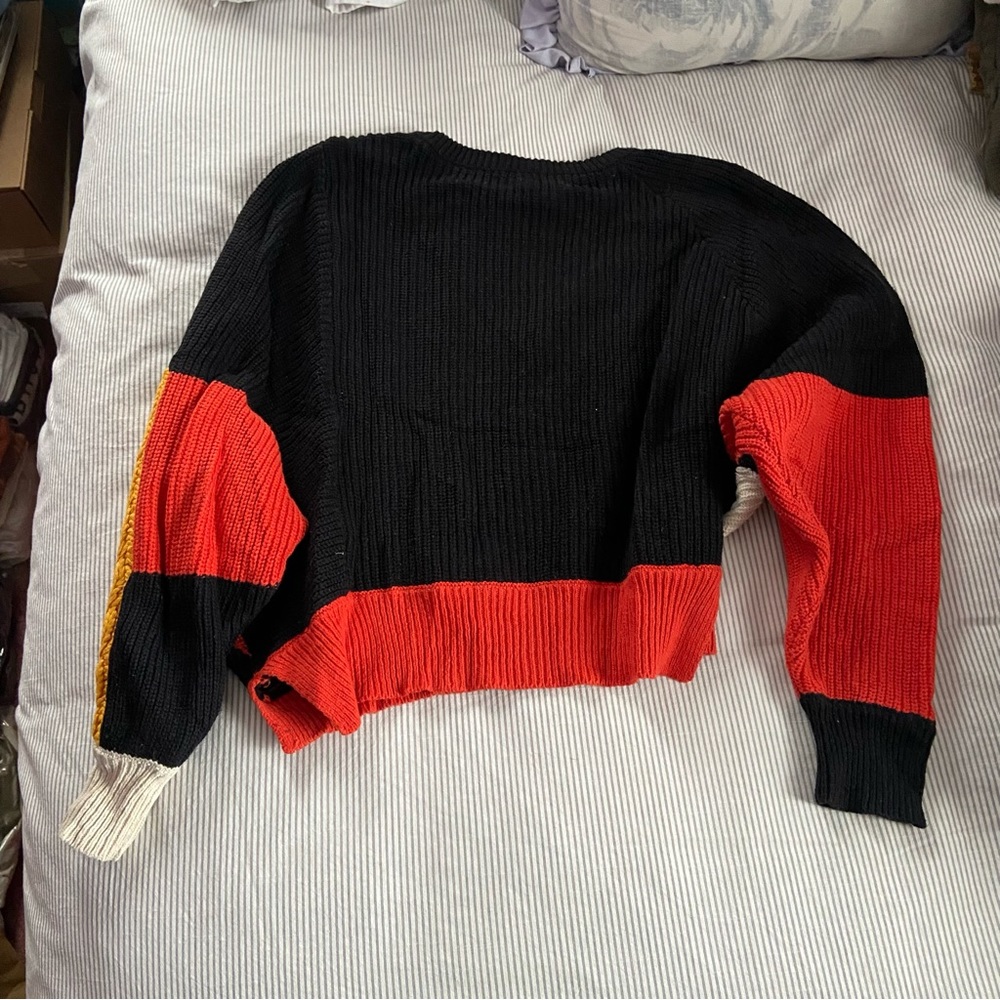 Color Block Sweater - Picture 2 of 2